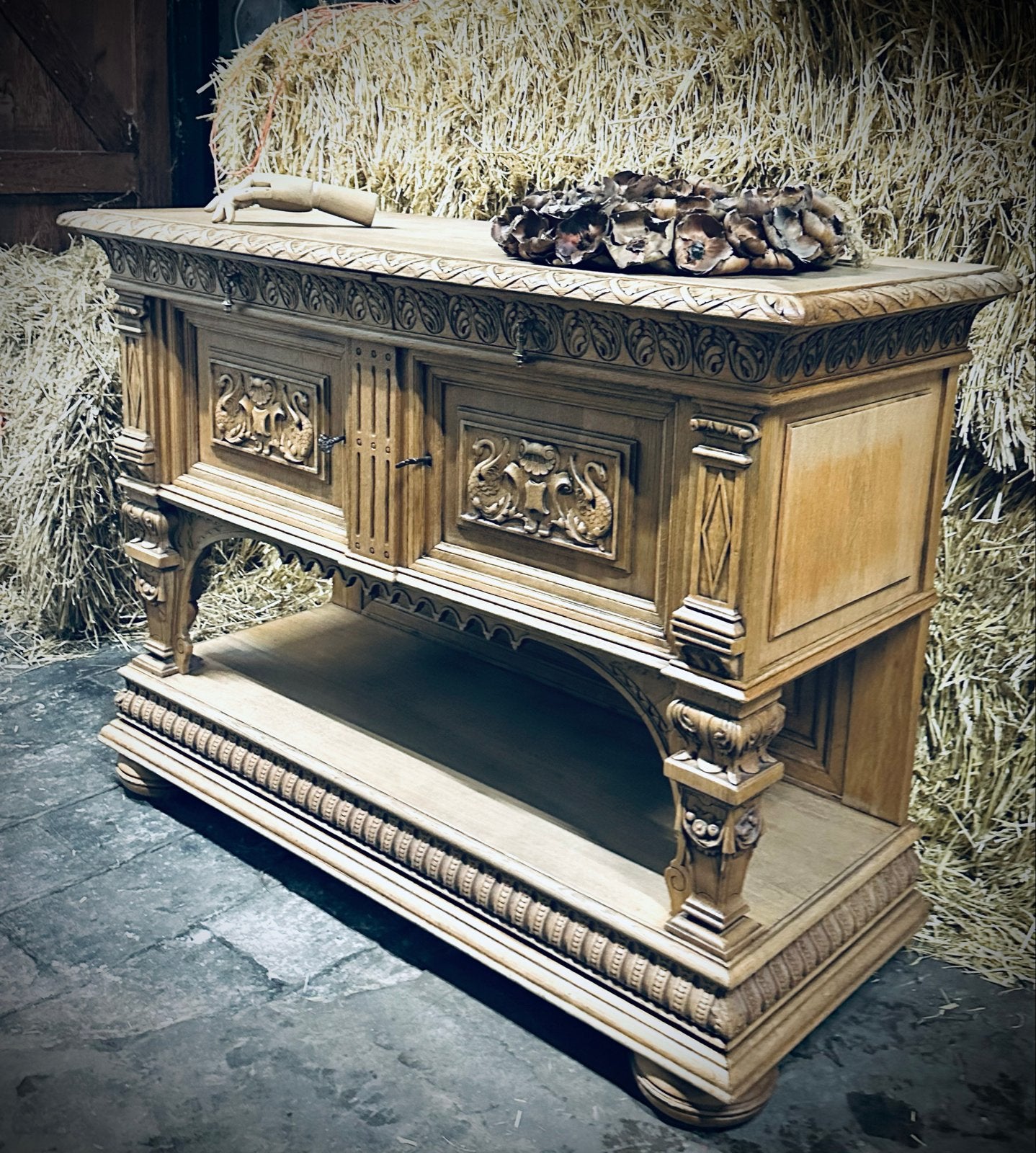 *Antiek Dressoir Commode badkamer met Houtsnijwerk, Ophalen