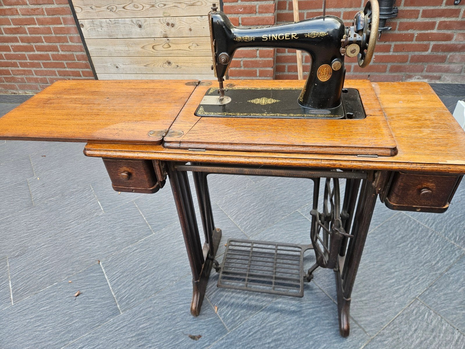 Antieke Singer Naaimachine met Houten Tafel, Ophalen