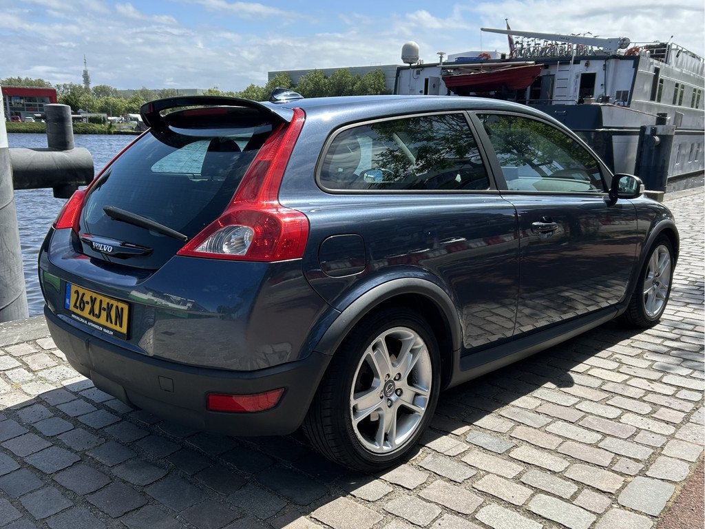 Volvo C30 2.4i Momentum Autmaat Airco/ecc Navigatie, Gebruikt, 700 kg, Leder en Stof, Bedrijf