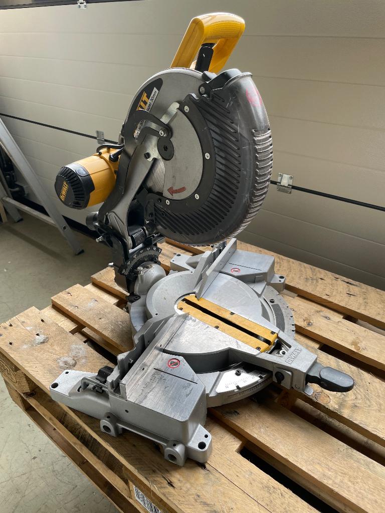 Afkortzaag DeWalt DW716, Ophalen, DeWalt, 70 mm of meer, Zo goed als nieuw