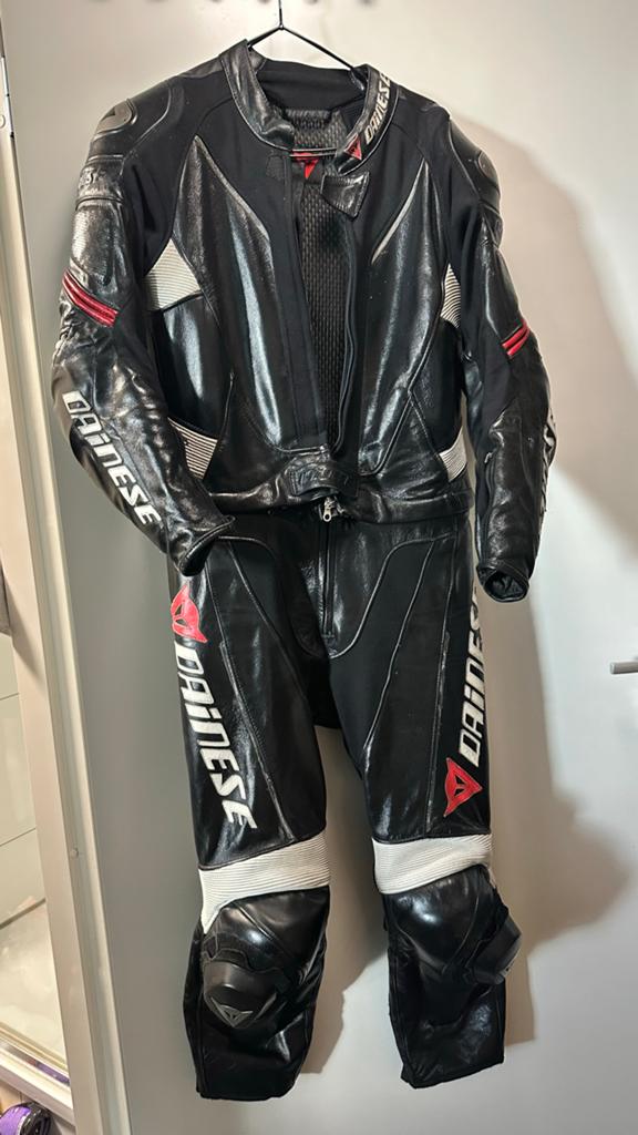 Dainese Motorpak Maat 50 - Zwart Lederen Combipak, Motoren, Kleding | Motorkleding, Ophalen of Verzenden, Tweedehands, Heren, Combipak