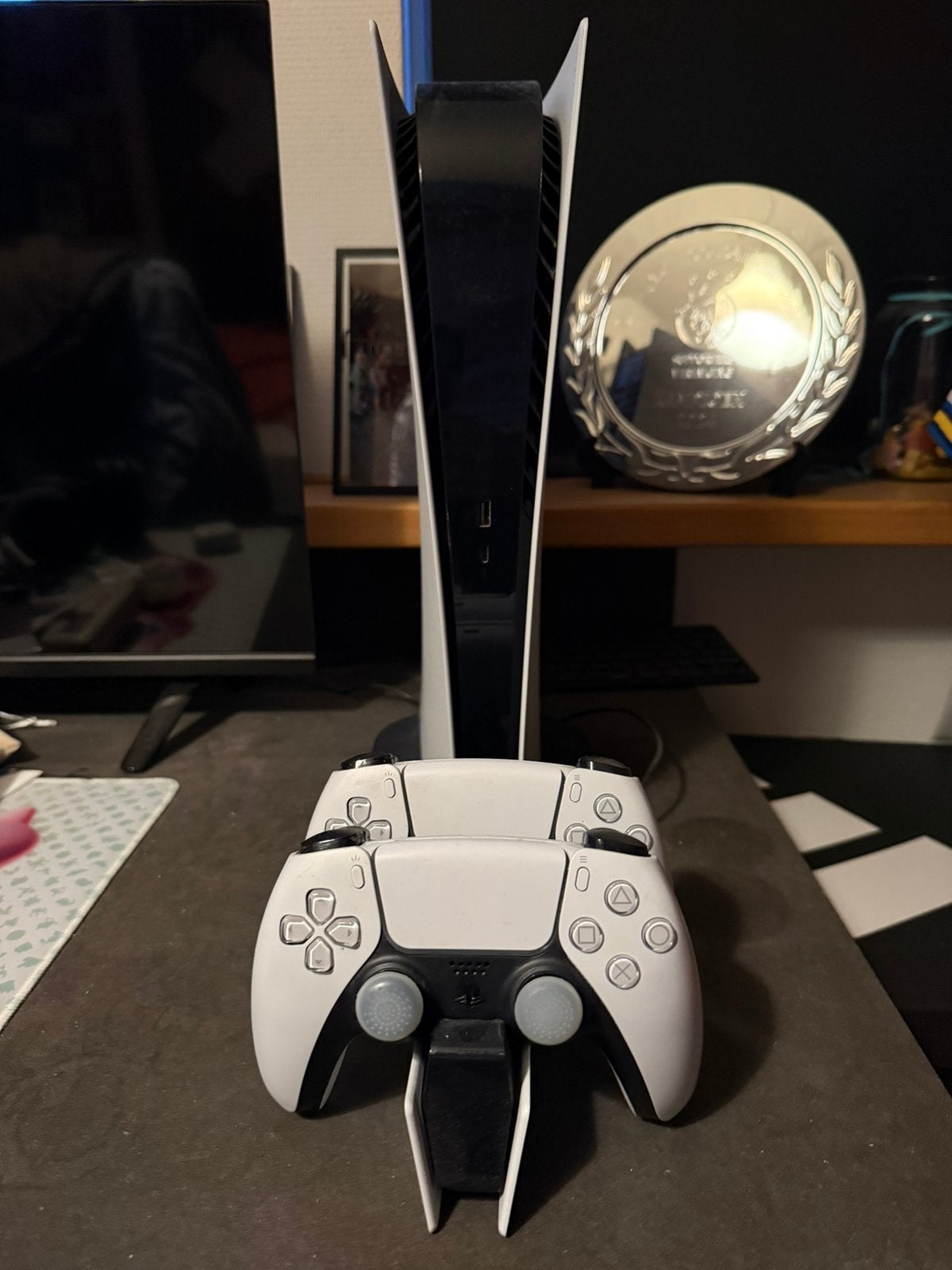 PS5 Digital Edition + 2 Controllers + Pulse Wireless Headset, Ophalen, Zo goed als nieuw