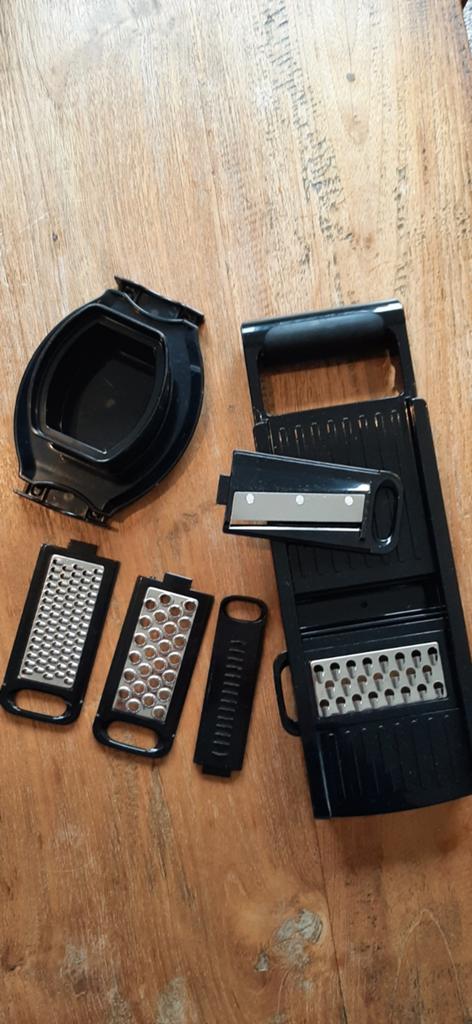 Gratis: Multifunctionele Rasp en Mandoline Snijder, Ophalen, Overige typen, Kunststof, Zo goed als nieuw