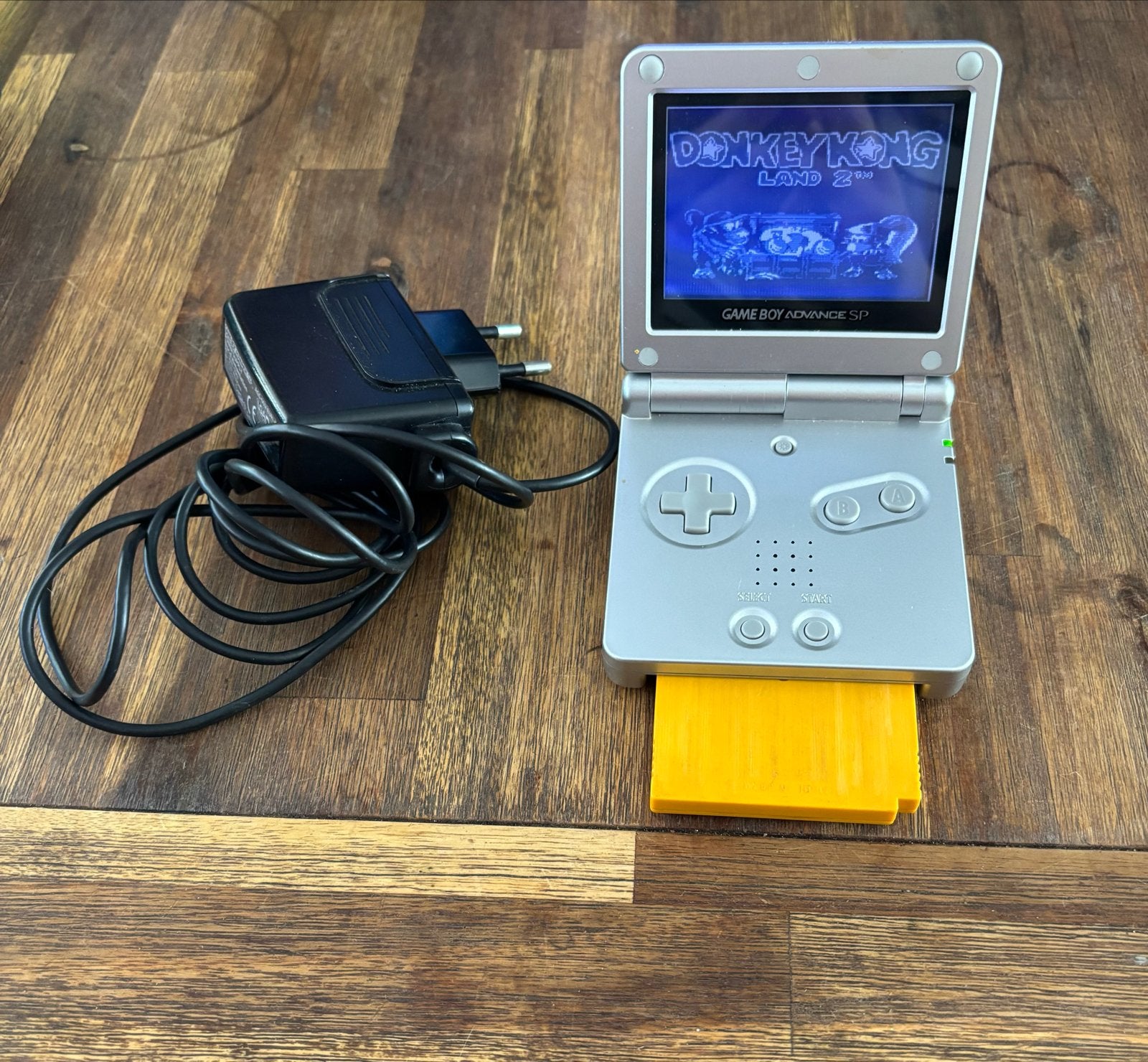 Game Boy Advance SP met Donkey Kong Land 2, Spelcomputers en Games, Games | Nintendo Game Boy, Ophalen of Verzenden, Gebruikt