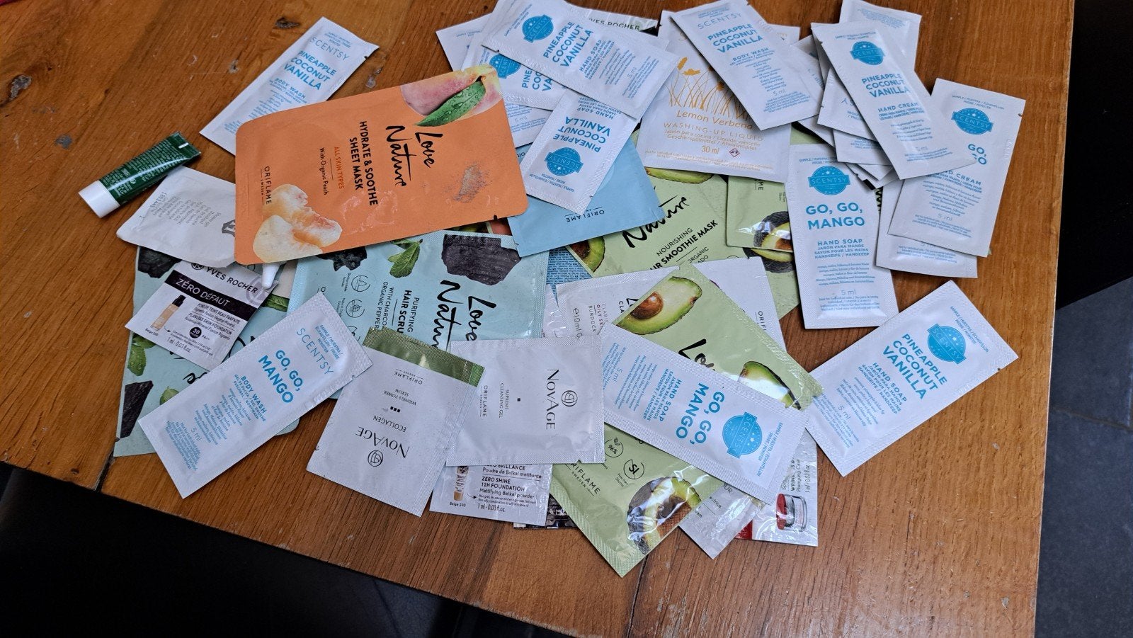Diverse proefmonsters van beauty- en verzorgingsproducten, Niet van toepassing voor diverse proefmonsters, Overige typen, Ophalen of Verzenden