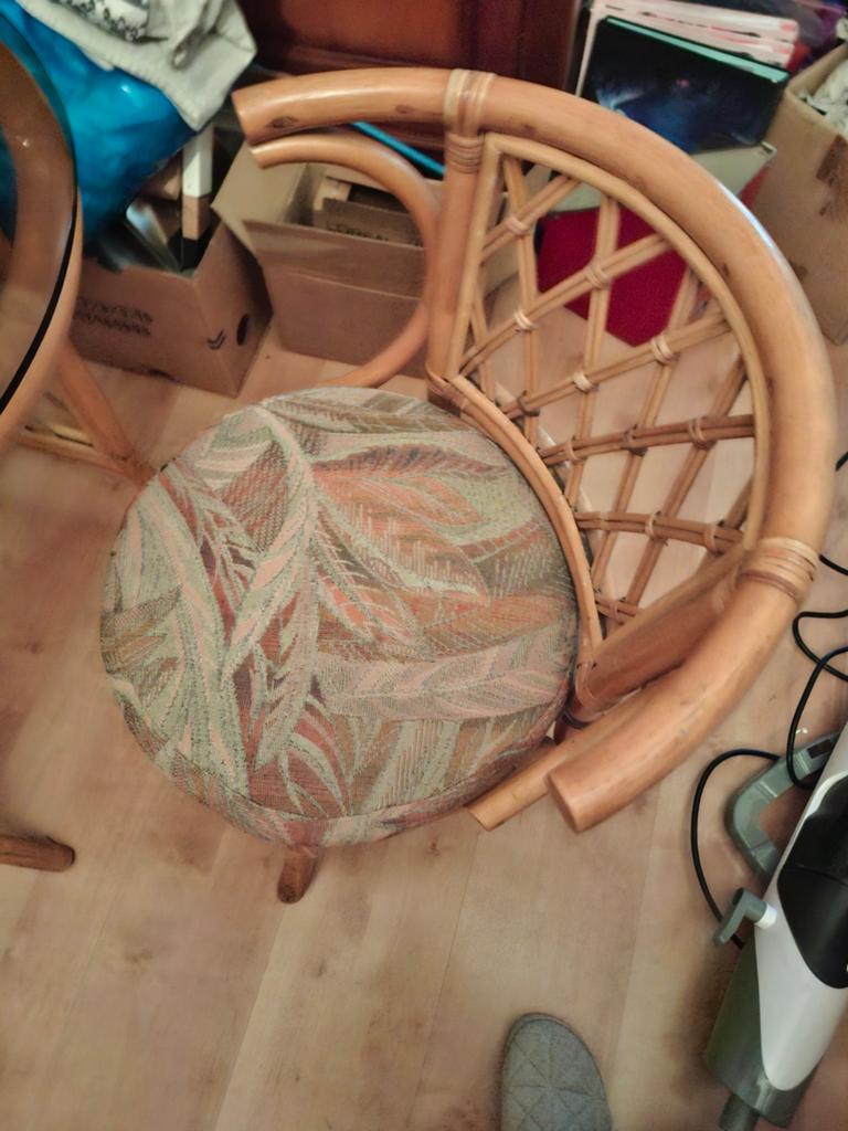Rotan tafel met glazen blad en stoelen, Ophalen, Gebruikt, 100 tot 150 cm, Glas