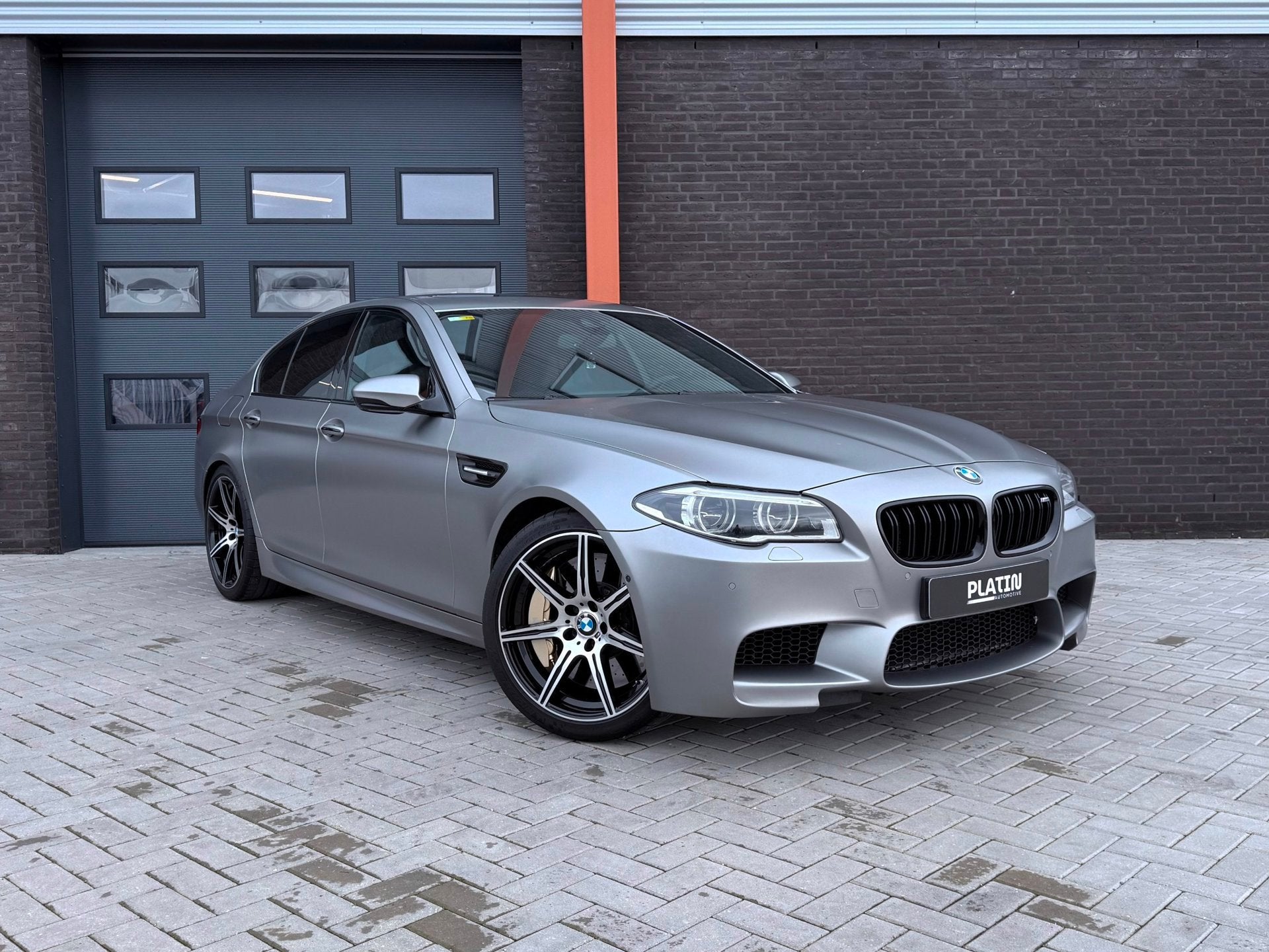 BMW 5-serie M5 30 Jahre | 2014 | Keramisch | Akra | Softcl., Automaat, Achterwielaandrijving, Gebruikt, 2000 kg