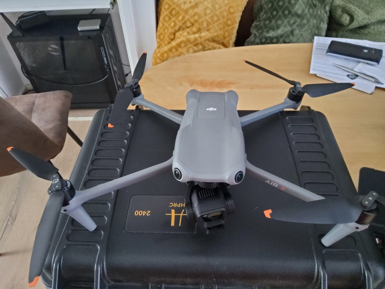 DJI Air 3 Fly More Combo met HPRC2400 koffer en extra's, 250 tot 900 gram, Ophalen of Verzenden, Zo goed als nieuw, DJI