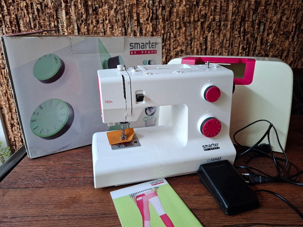 Pfaff Smarter 140S; nooit gebruikt, Hobby en Vrije tijd, Naaimachines en Toebehoren, Ophalen, Nieuw, Naaimachine, Pfaff