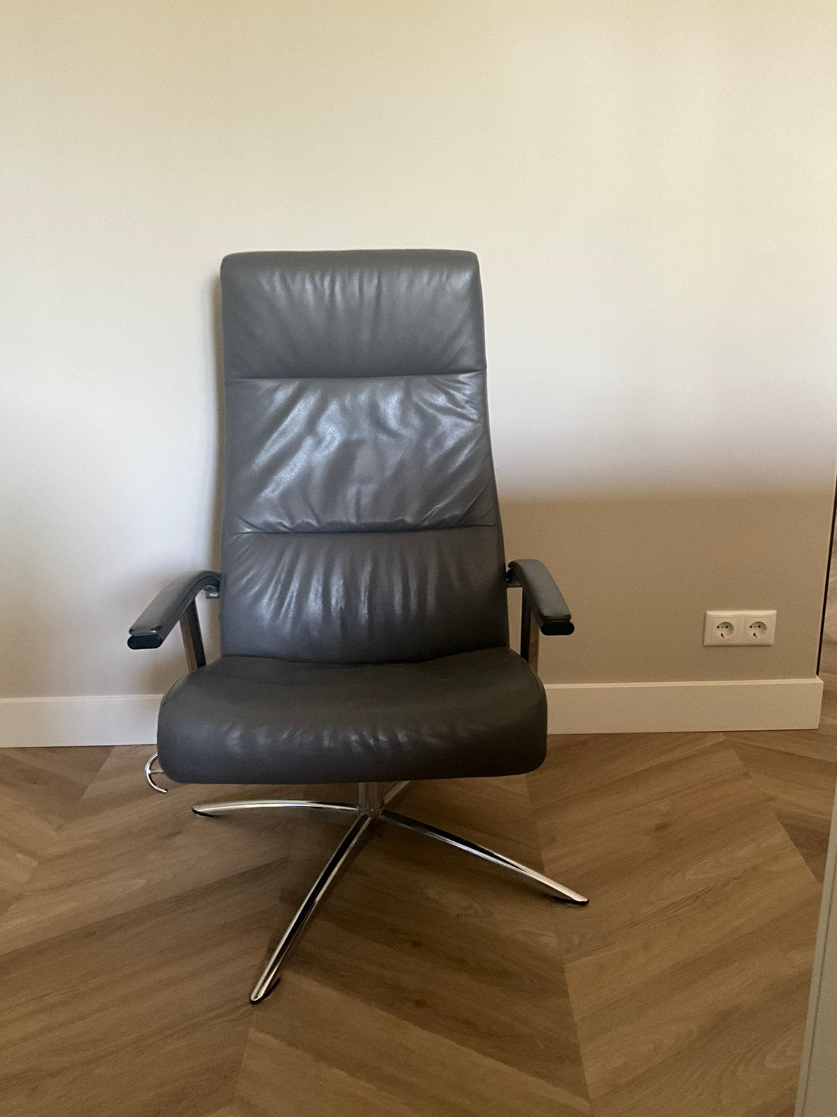 Montel fauteuil, grijs, Ophalen, Gebruikt, 50 tot 75 cm, Leer