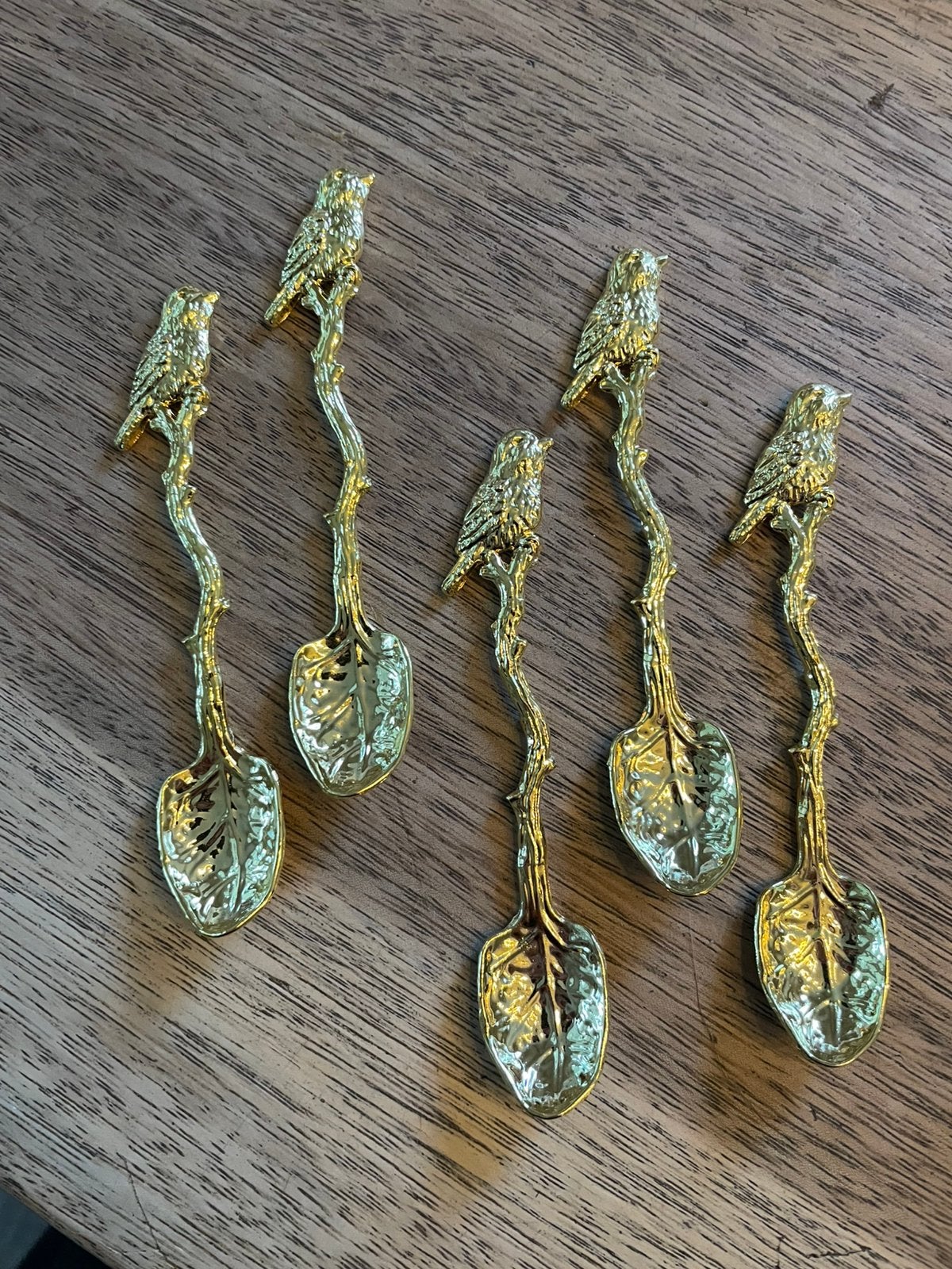 Set van 5 Prachtige Gouden Lepeltjes met Vogeltjes - NIEUW, Ophalen of Verzenden, Nieuw, Rvs of Chroom