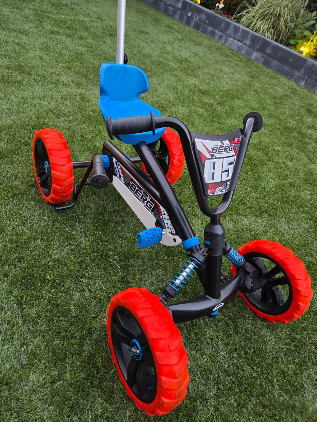 BERG Buzzy Nitro met Duwstang - Zwart/Blauw/Oranje, Kinderen en Baby's, Ophalen, Zo goed als nieuw, Berg