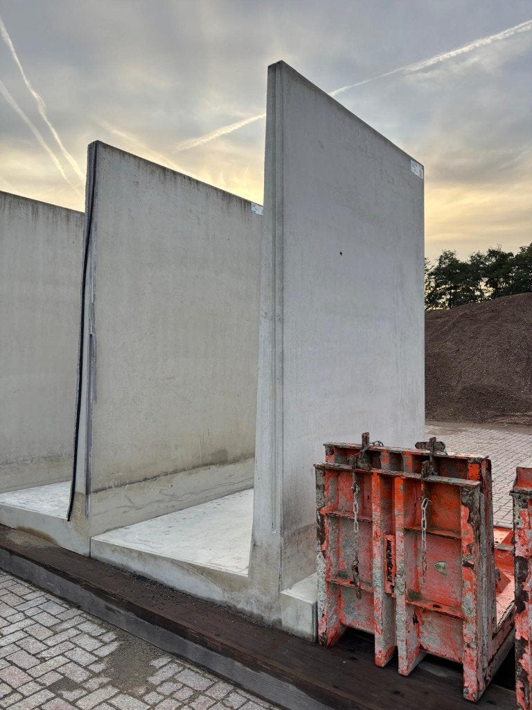 Keerwand met hak 1990x1900x3000mm, Ophalen, Gebruikt, Beton, Overige typen