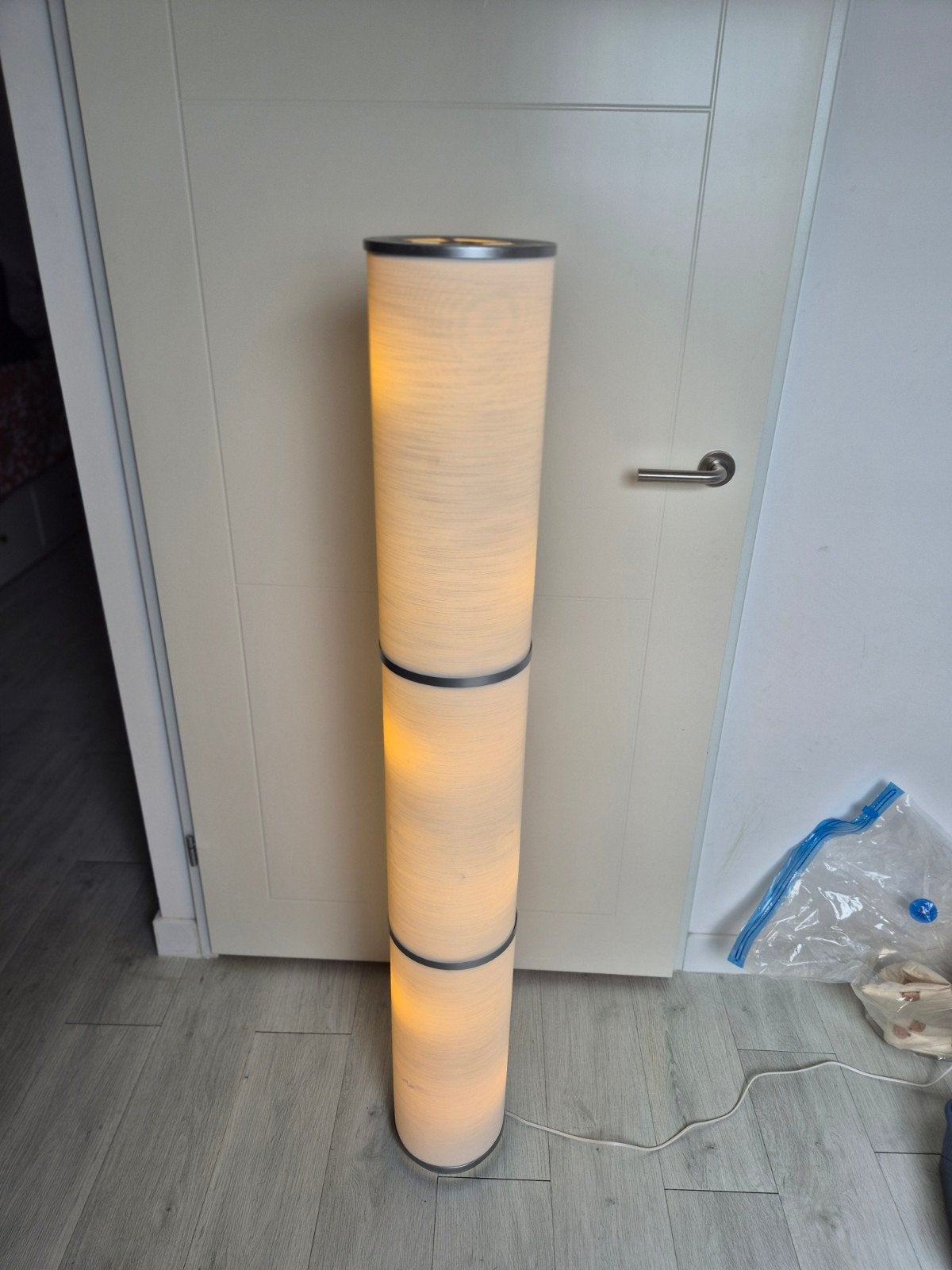 Ikea VIDJA Staande lamp wit 138 cm met LED lampen, 100 tot 150 cm, Ophalen of Verzenden, Zo goed als nieuw, Modern, minimalistisch