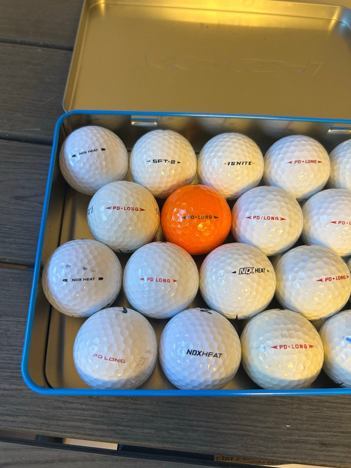 20x Nike Golfballen Mix (NDX, PD Long, Ignite) + Bewaarblik, Sport en Fitness, Golf, Ophalen of Verzenden, Gebruikt, Bal(len)