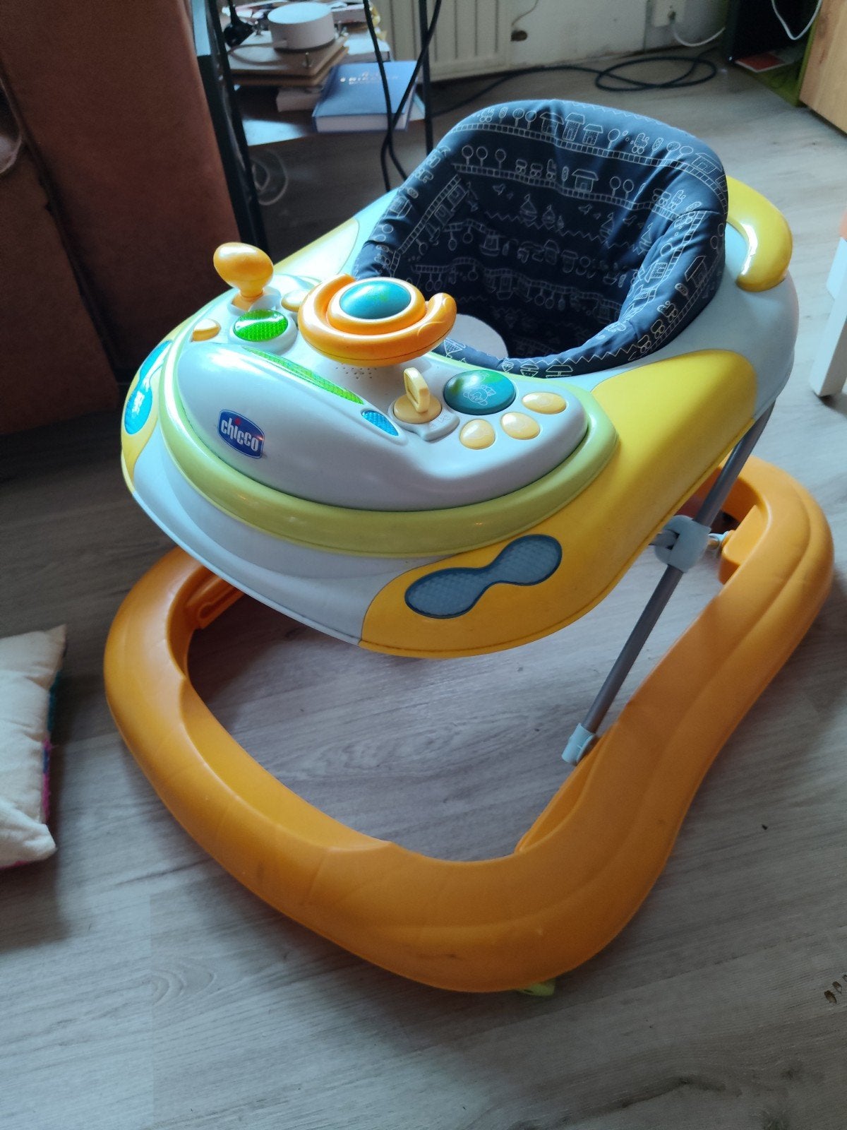 Chicco Loopauto - Ideaal voor de eerste stapjes, Ophalen, Gebruikt, Loopvoertuig