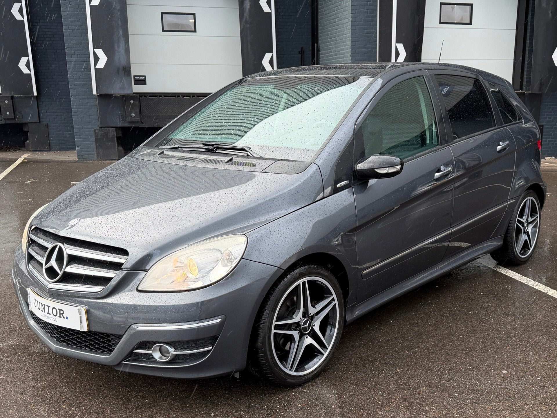 Mercedes-Benz B-klasse 200 SPORT AUTOMAAT/LEDER/XENON/CRUISE, Auto's, 136 pk, Gebruikt, Zwart, 4 cilinders