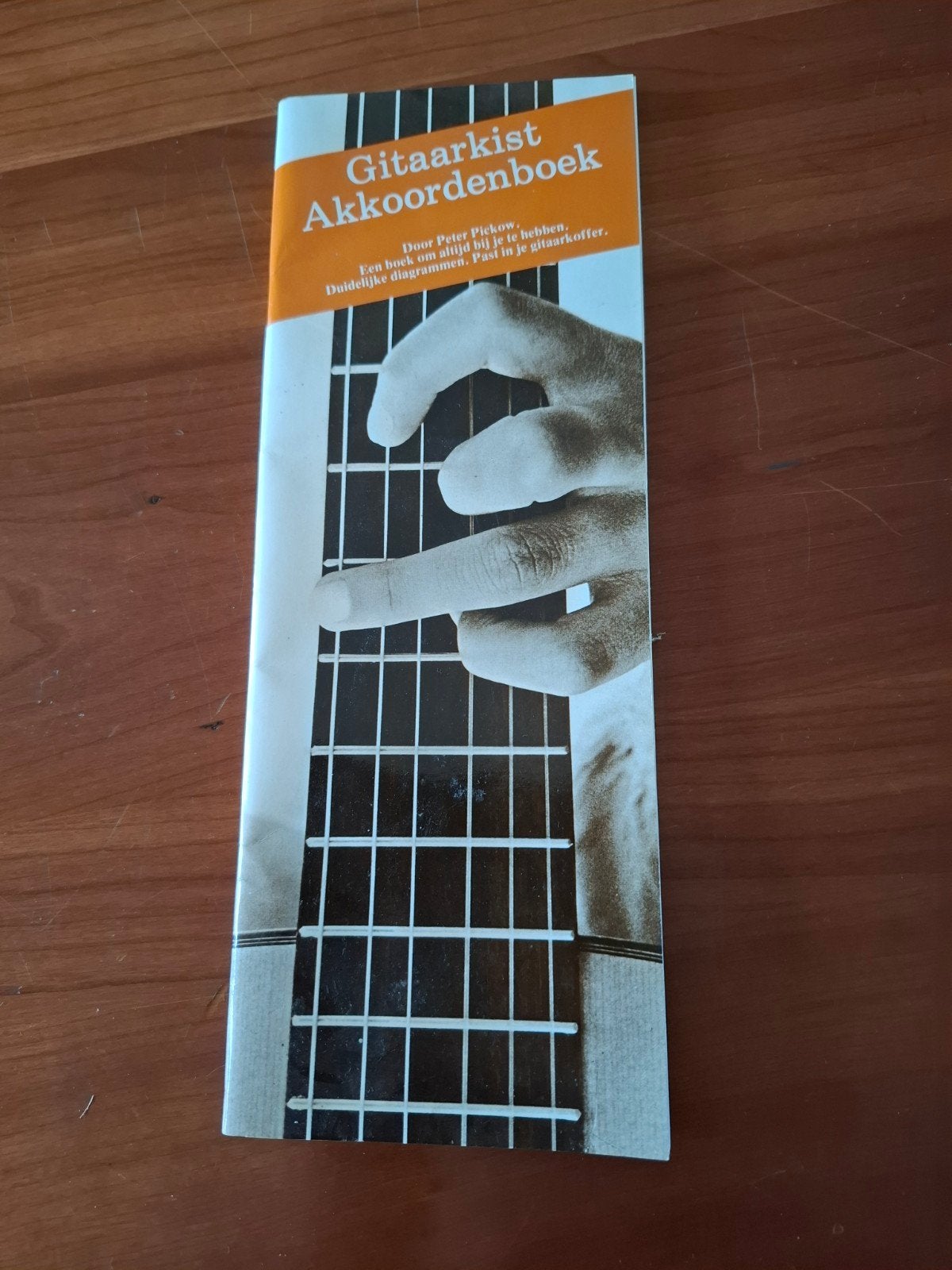 Gitaarkist Akkoordenboek - Peter Pickow, Ophalen of Verzenden, Zo goed als nieuw