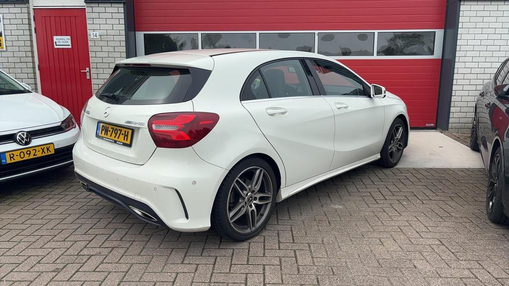 Mercedes-Benz A-klasse 180 Business Solution AMG AUTOMAAT /, Auto's, Mercedes-Benz, Gebruikt, 4 cilinders, Leder en Stof, 19 km/l