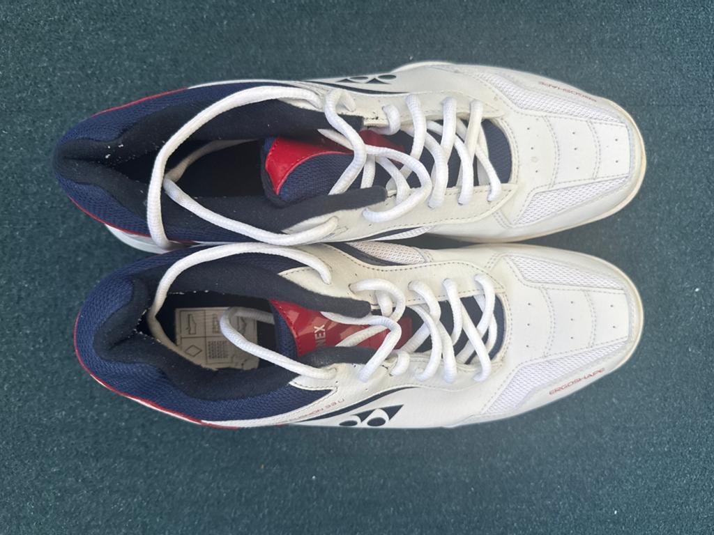Yonex Sportschoenen - Wit/Blauw/Rood - maat 42, Ophalen of Verzenden