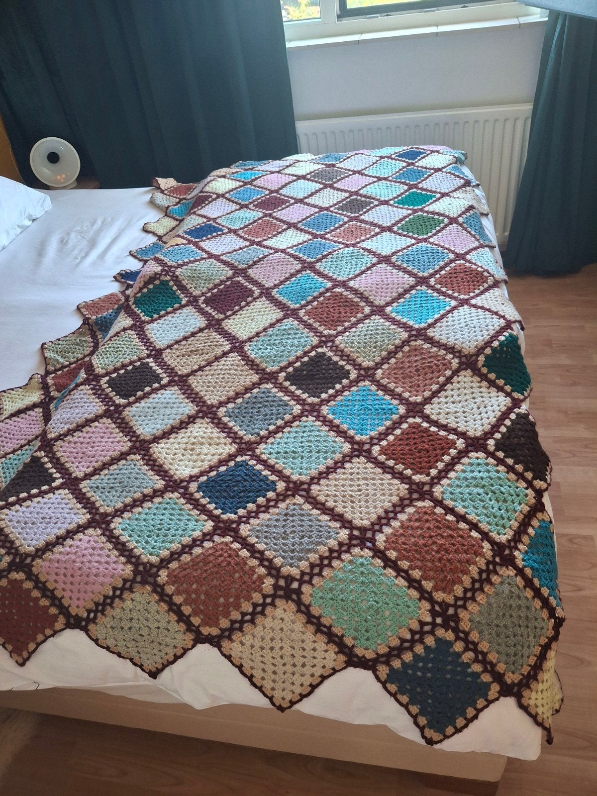 Handgemaakte gehaakte sprei/deken - Kleurrijk en uniek., Ophalen of Verzenden, Zo goed als nieuw, Tweepersoons, Deken of Dekbed