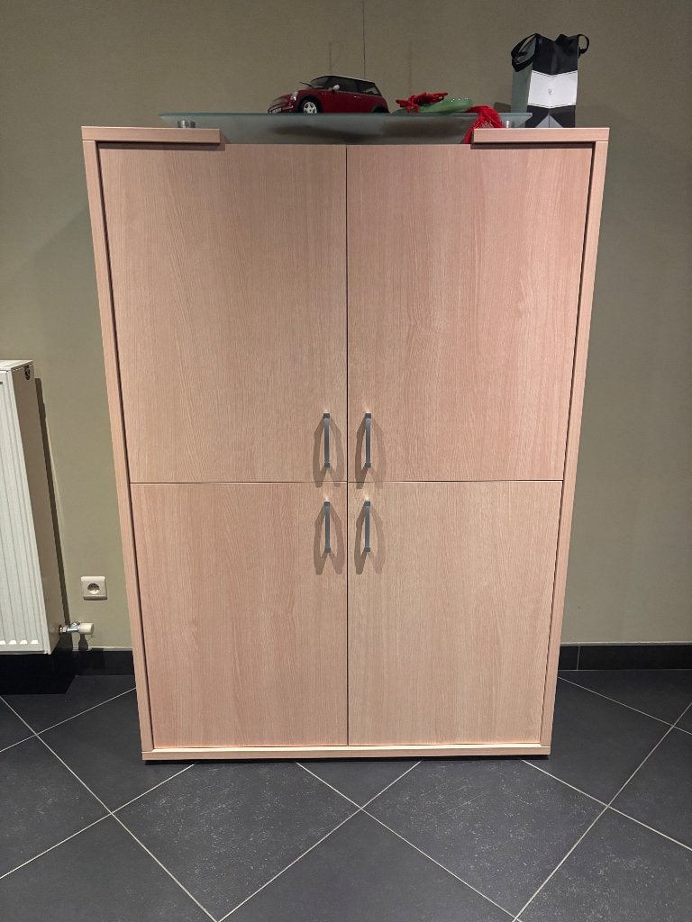 Luxe Design Opbergkast met 4 Deuren en Glazen Designplaat, Ophalen, Met deur(en), 100 tot 150 cm, Klassiek