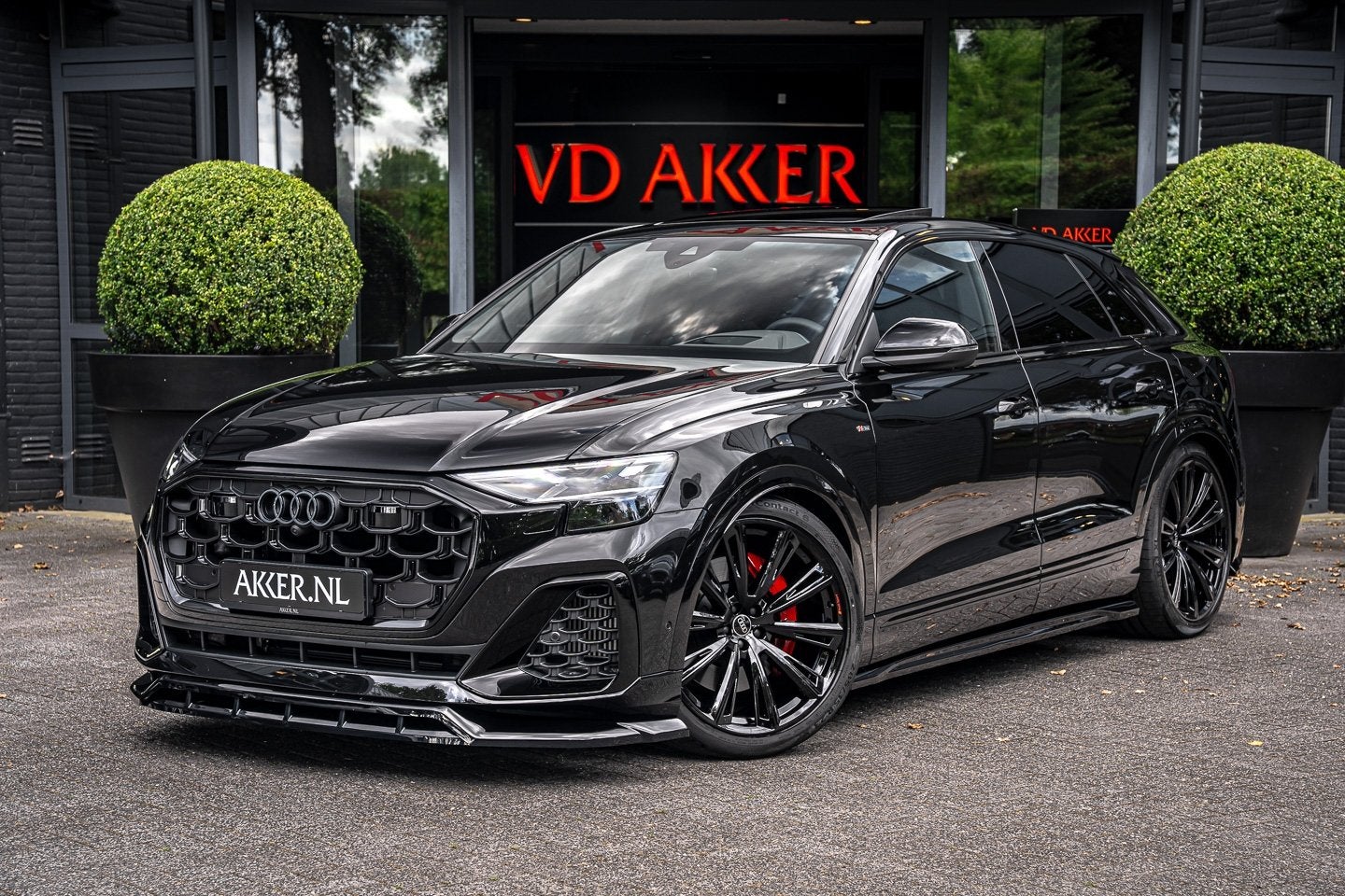 Audi Q8 55 TFSIe Quattro | NP.151k | Massage | 4Wsturing | A, Auto's, Audi, Automaat, Gebruikt, Zwart, 394 pk