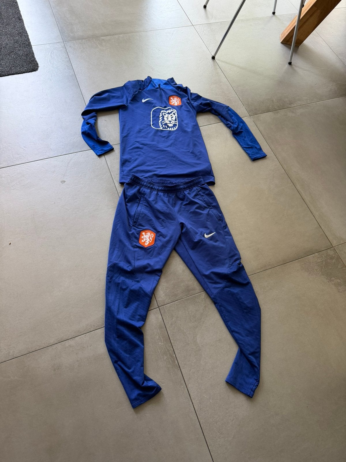 Nederlands Elftal trainingspak Maat S, Kleding | Heren, Sportkleding, Verzenden, Zwart, Overige maten, Voetbal