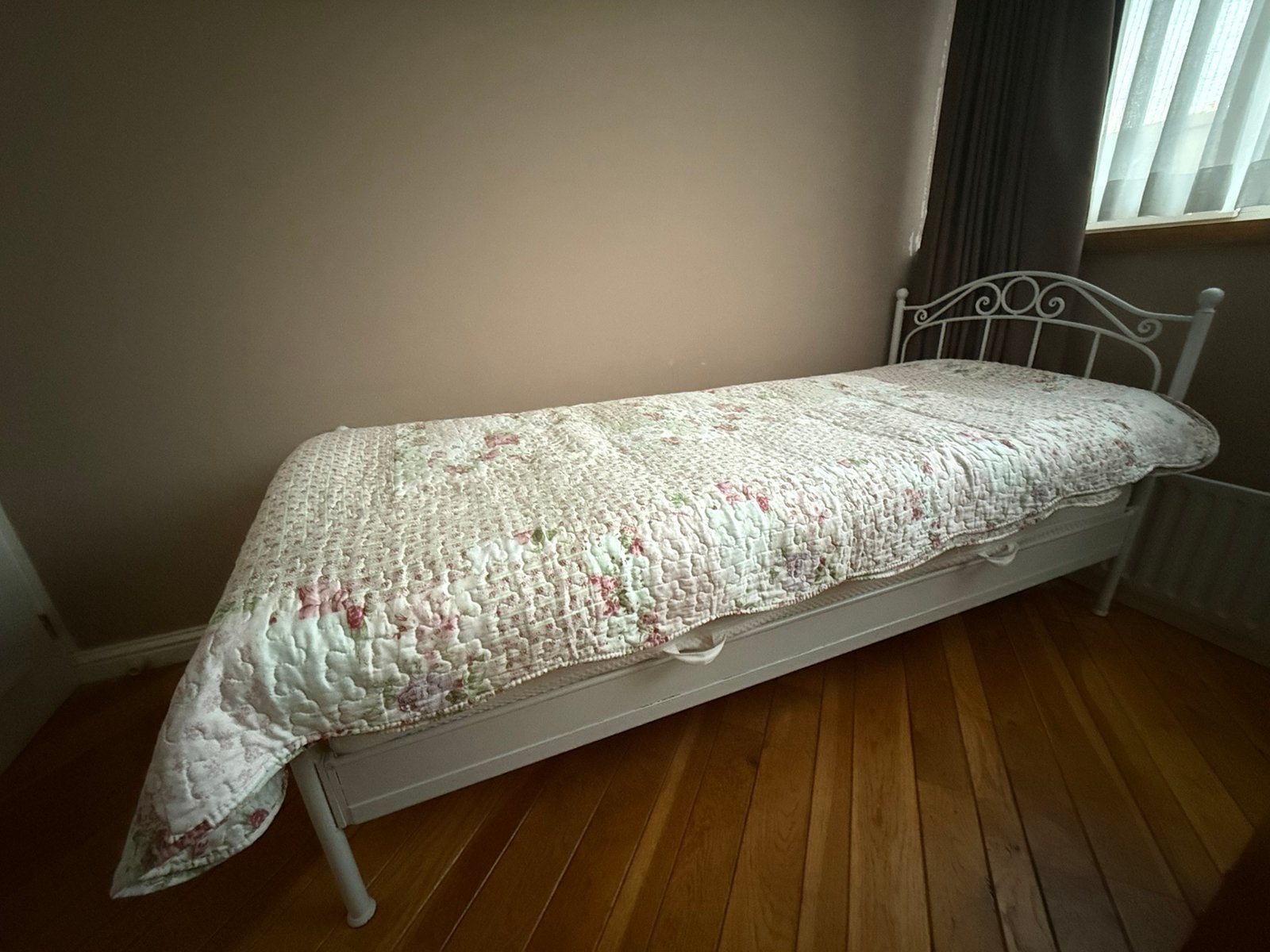 Eenpersoonsbed (wit/metaal) - moet zsm weg!, Ophalen, 90 cm, Eenpersoons, Wit