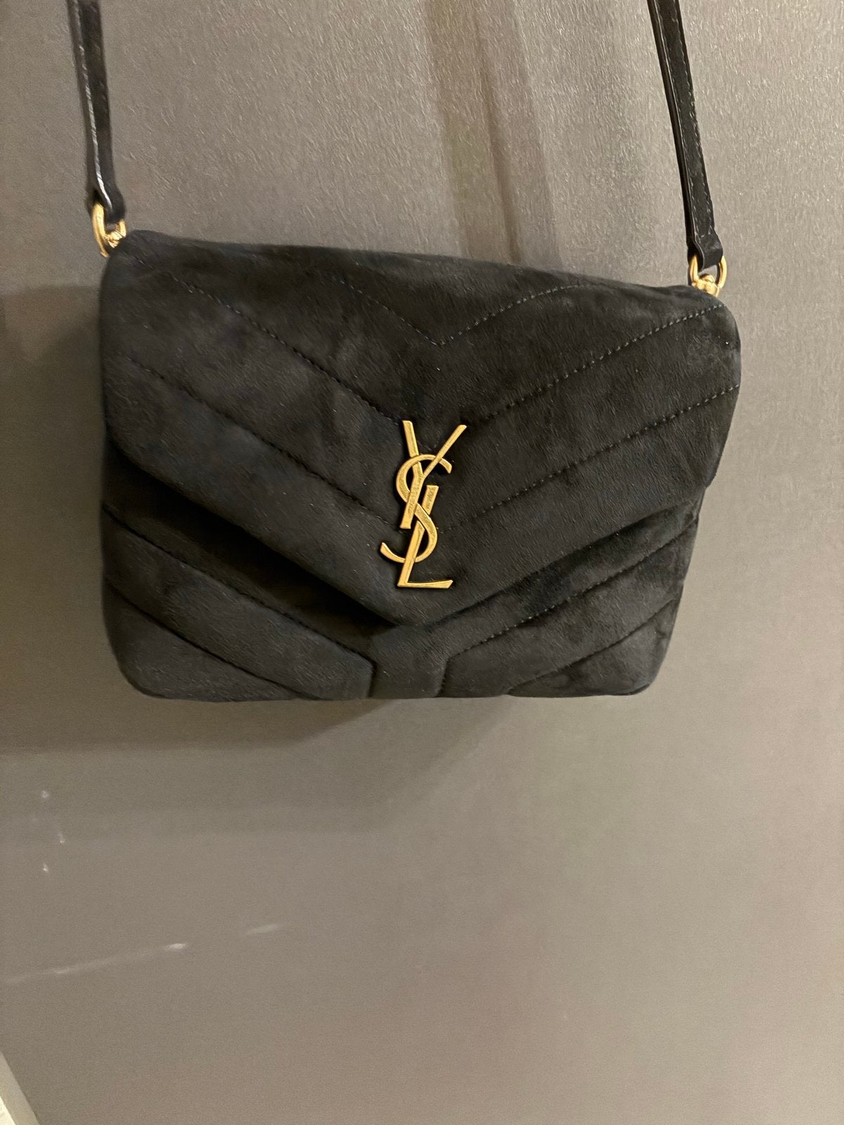 Saint Laurent LouLou Toy - zwart suède, Ophalen, Zo goed als nieuw, Zwart, Schoudertasje