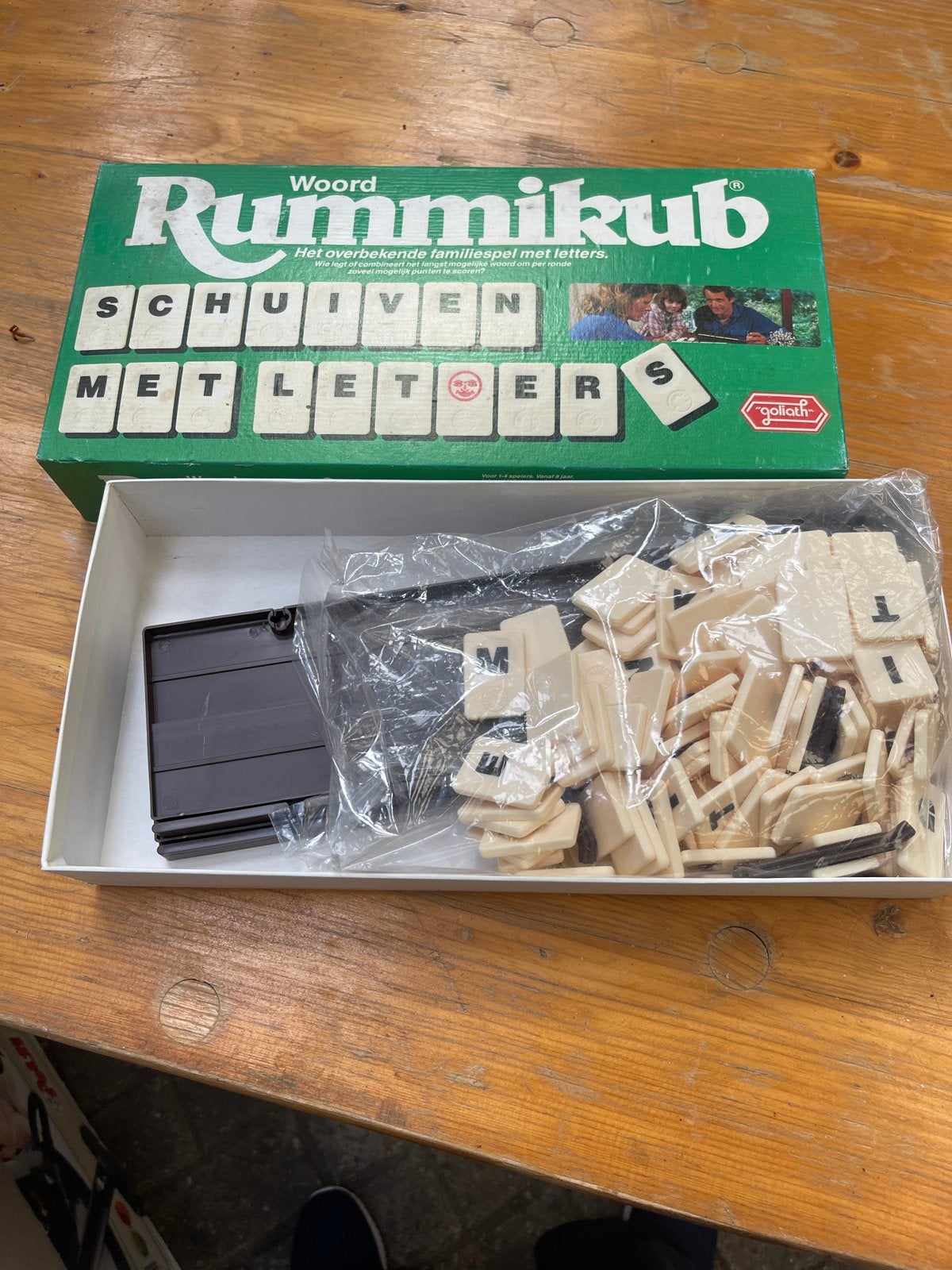 Woord Rummikub - Het overbekende familiespel met letters, Hobby en Vrije tijd, Gezelschapsspellen | Bordspellen, Drie of vier spelers