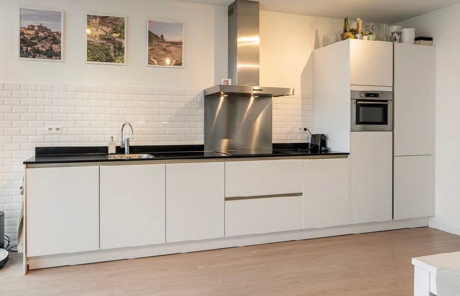 Siematic keuken wit met granieten blad, Gebruikt, Wit, Graniet of Steen, Enkelwandige keuken