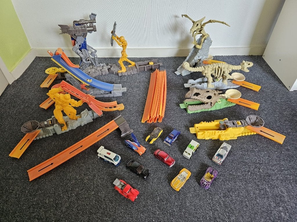Hot Wheels set - 18 auto's, baanstukken, dino- en robotset, Ophalen, Zelf te bouwen, Hot Wheels, Handmatig