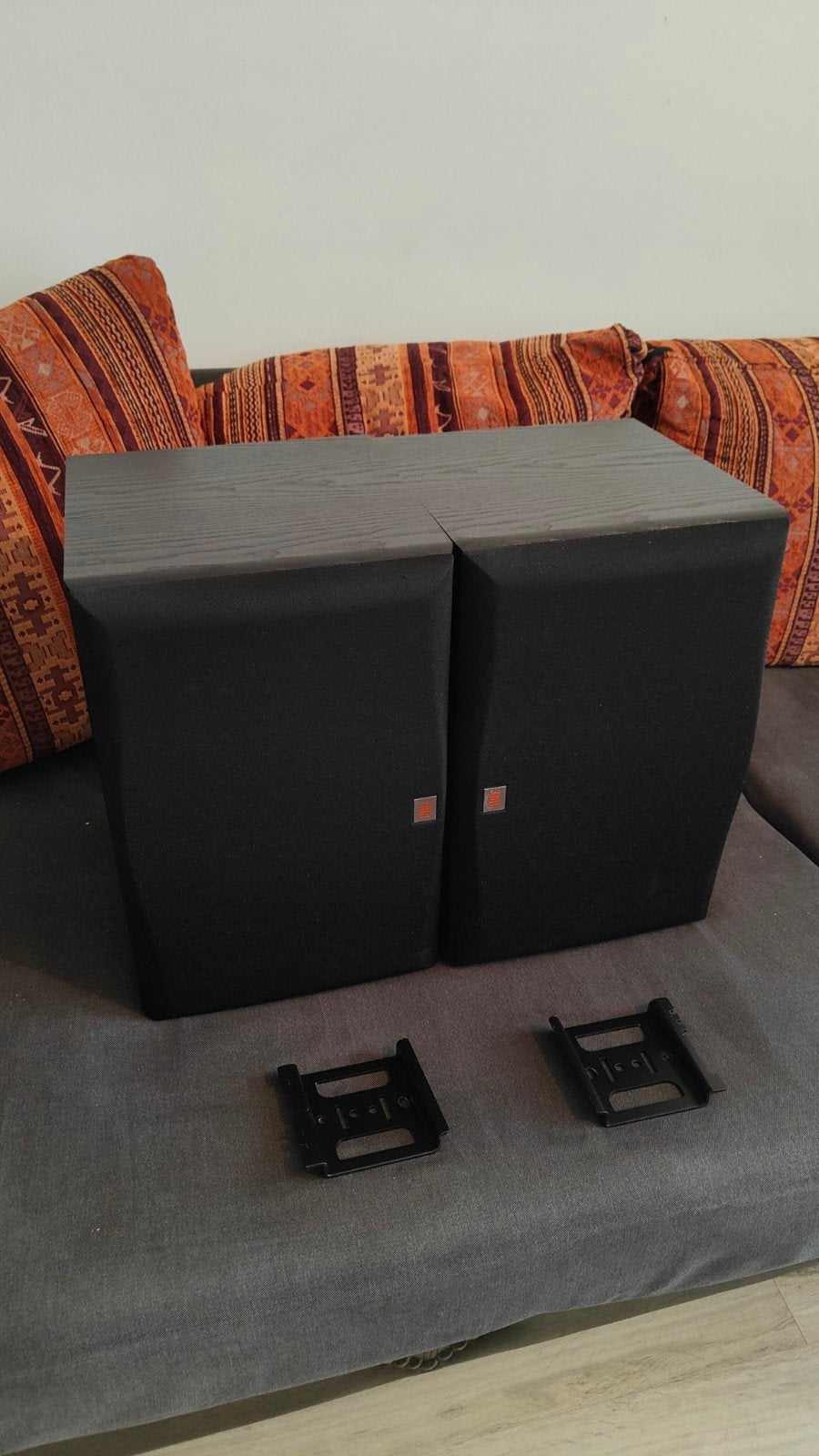 JBL Northridge E50 speakers met muurbeugels, Stereo speakers, Gebruikt, JBL, 60 tot 120 watt