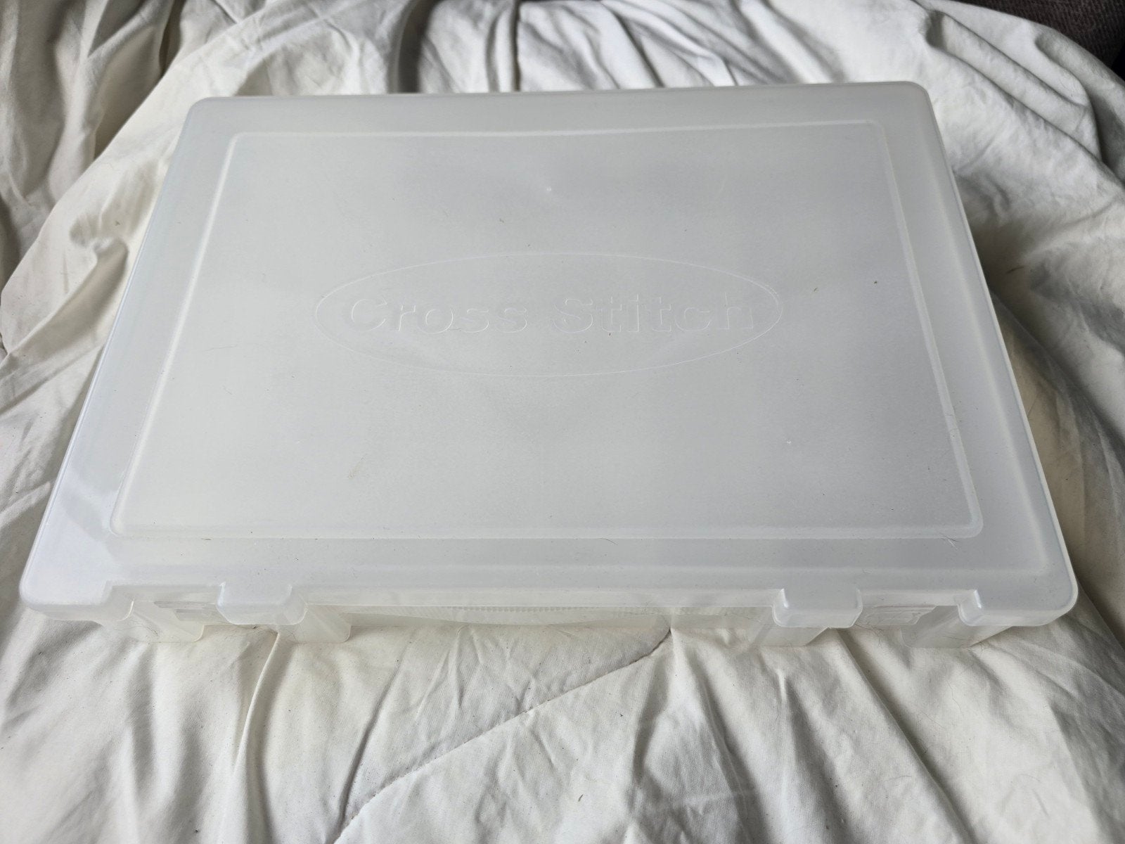 Cross Stitch Opbergdoos met 32 vakjes en extra verdieping, Gebruikt, Gereedschap of Toebehoren, Ophalen of Verzenden, Kunststof