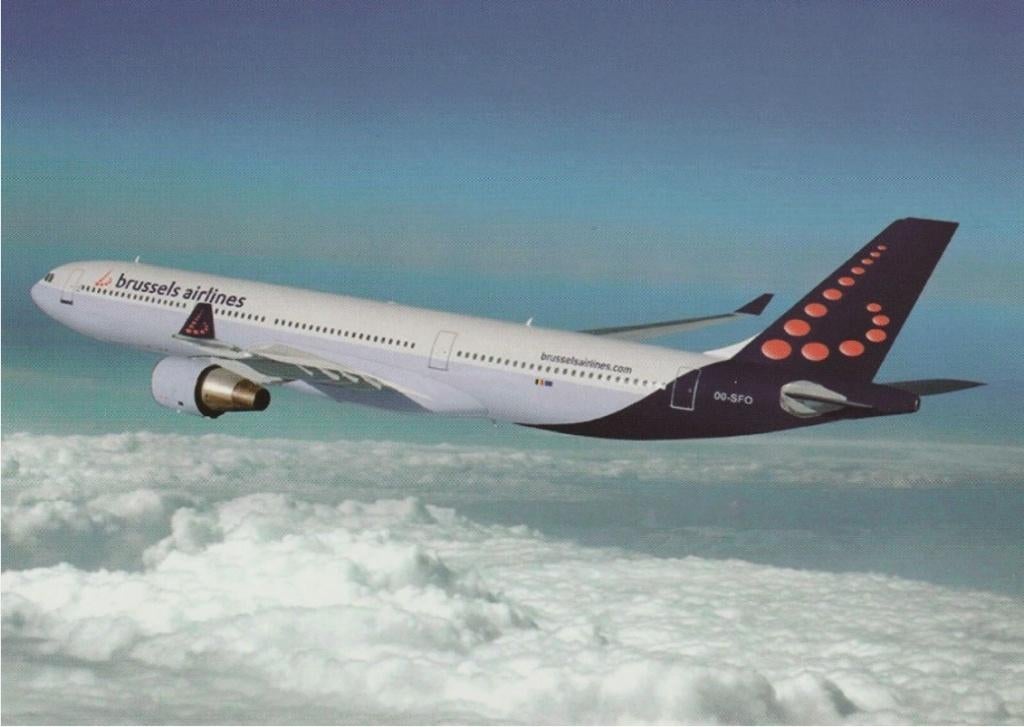 Brussels Airlines Airbus A330-300 ansichtkaart airline issue, Ophalen of Verzenden, Nieuw, Kaart, Foto of Prent