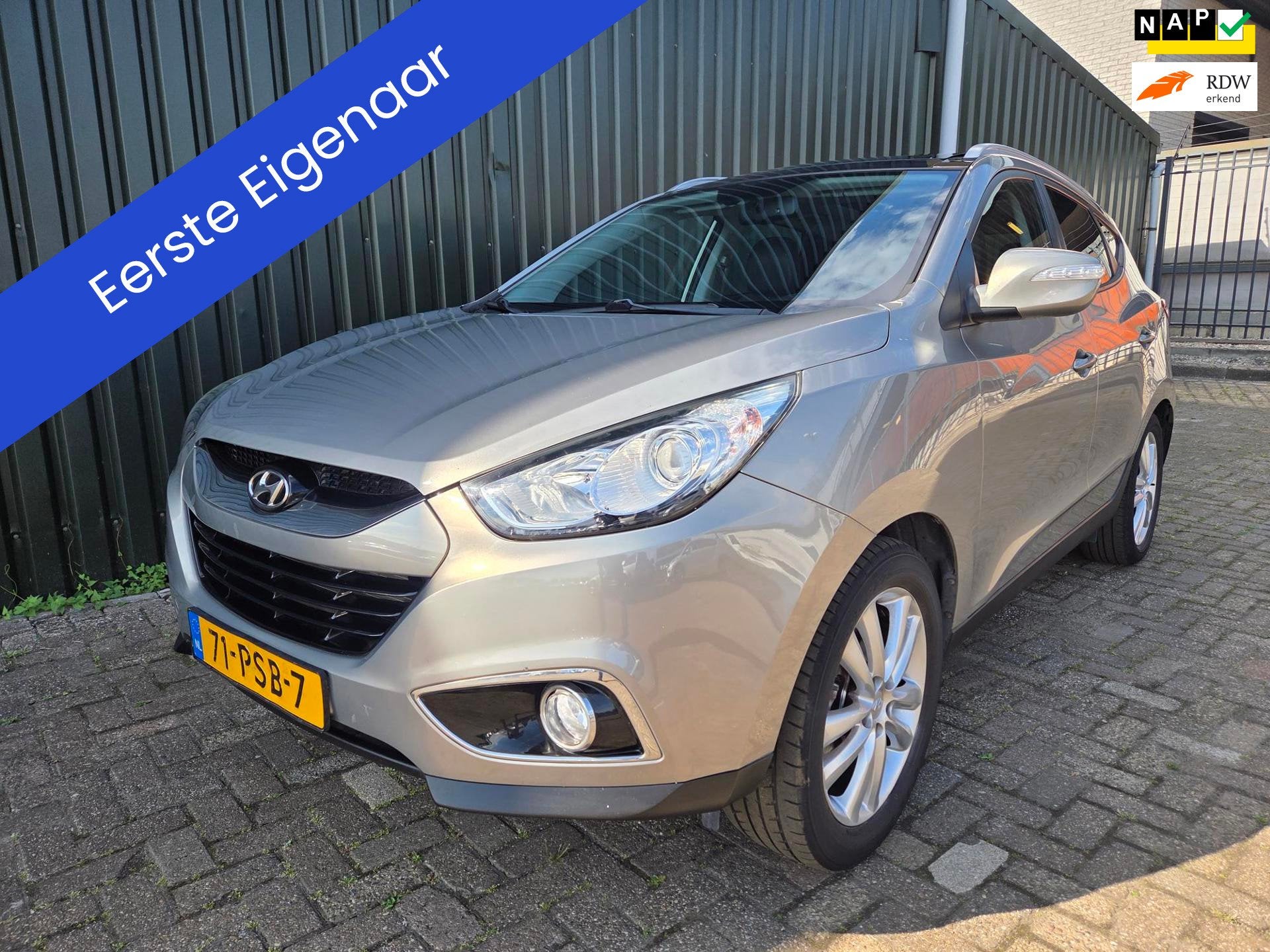 Hyundai Ix35 2.0i i-Catcher PANO LEDER Price included VAT, Auto's, Hyundai, Gebruikt, Zwart, 4 cilinders, Stoelverwarming