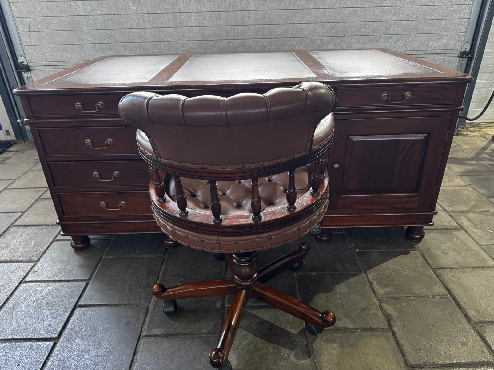 Origineel Mr.Higgins bureau met leer ingelegd incl.stoel, Antiek en Kunst, Ophalen