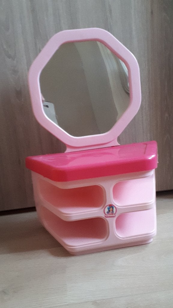 13... poppen kaptafel, Ophalen of Verzenden, Gebruikt, Overige typen