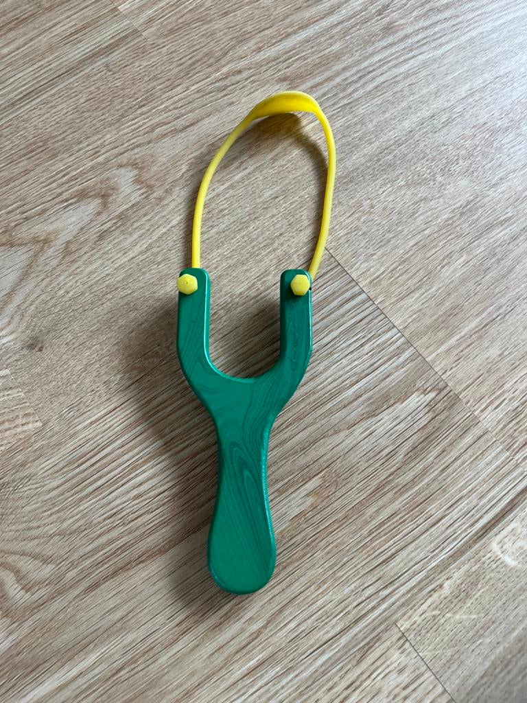 Houten Katapult Speelgoed - Groen met Geel Elastiek nieuw, Ophalen of Verzenden, Nieuw, Jongen of Meisje