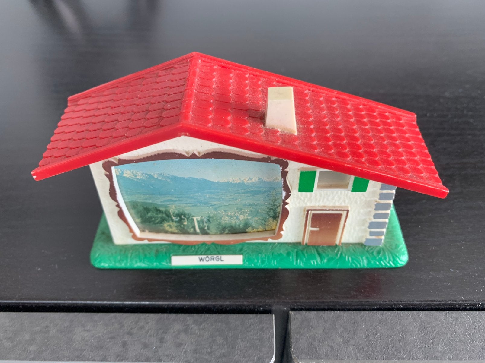 Muziek doosje huisje Tirol Alpen, Hobby en Vrije tijd, Modelbouw | Overige, Ophalen of Verzenden, Gebruikt, Groter dan 1:32