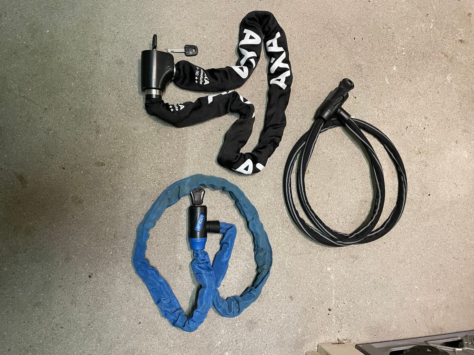Fietssloten bv. AXA - LOCK-IT en PROVELO, Ophalen, Zo goed als nieuw, Kabelslot
