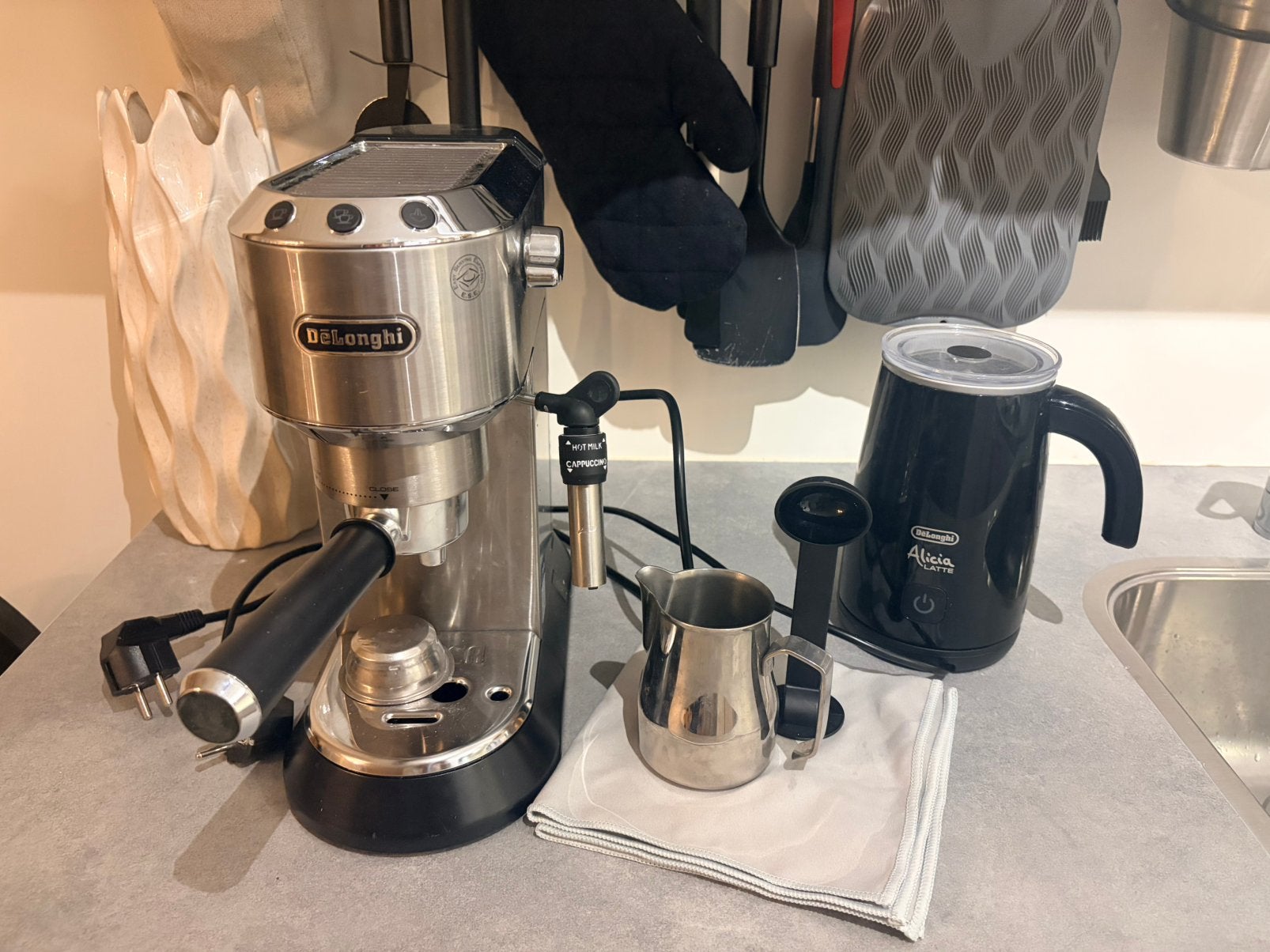 De’Longhi Dedica Espressomachine, Ophalen, Zo goed als nieuw, 3 snelheden of meer
