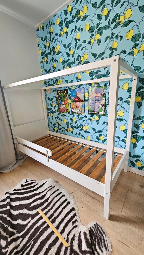 Wit IKEA kinderbed (Ovre model), Huis en Inrichting, Slaapkamer | Bedden, Ophalen, Gebruikt, Eenpersoons, Wit
