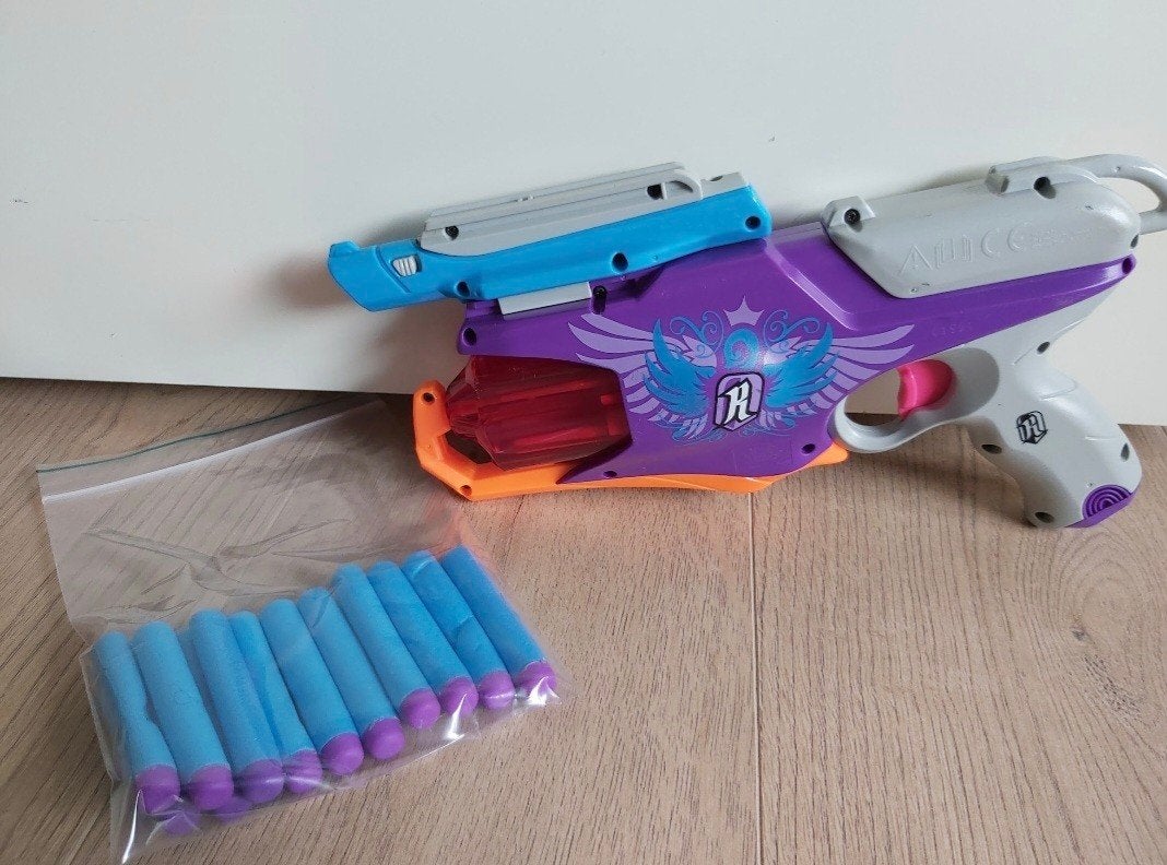 Nerf Rebelle Heartbreaker Bow met pijltjes, Ophalen of Verzenden, Gebruikt, Meisje