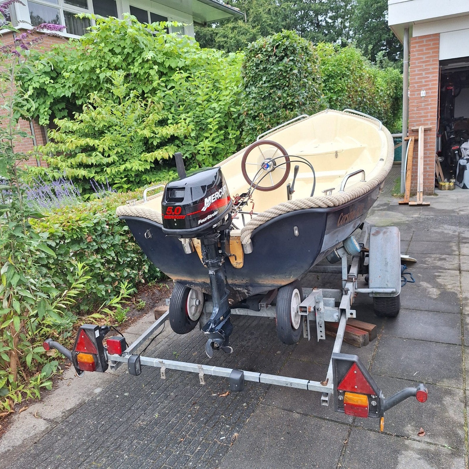 Corsiva 430 met buitenboordmotor en trailer, Watersport en Boten, Sloepen, Gebruikt, Consoleboot, Corsiva, Kussenset, Rondzit