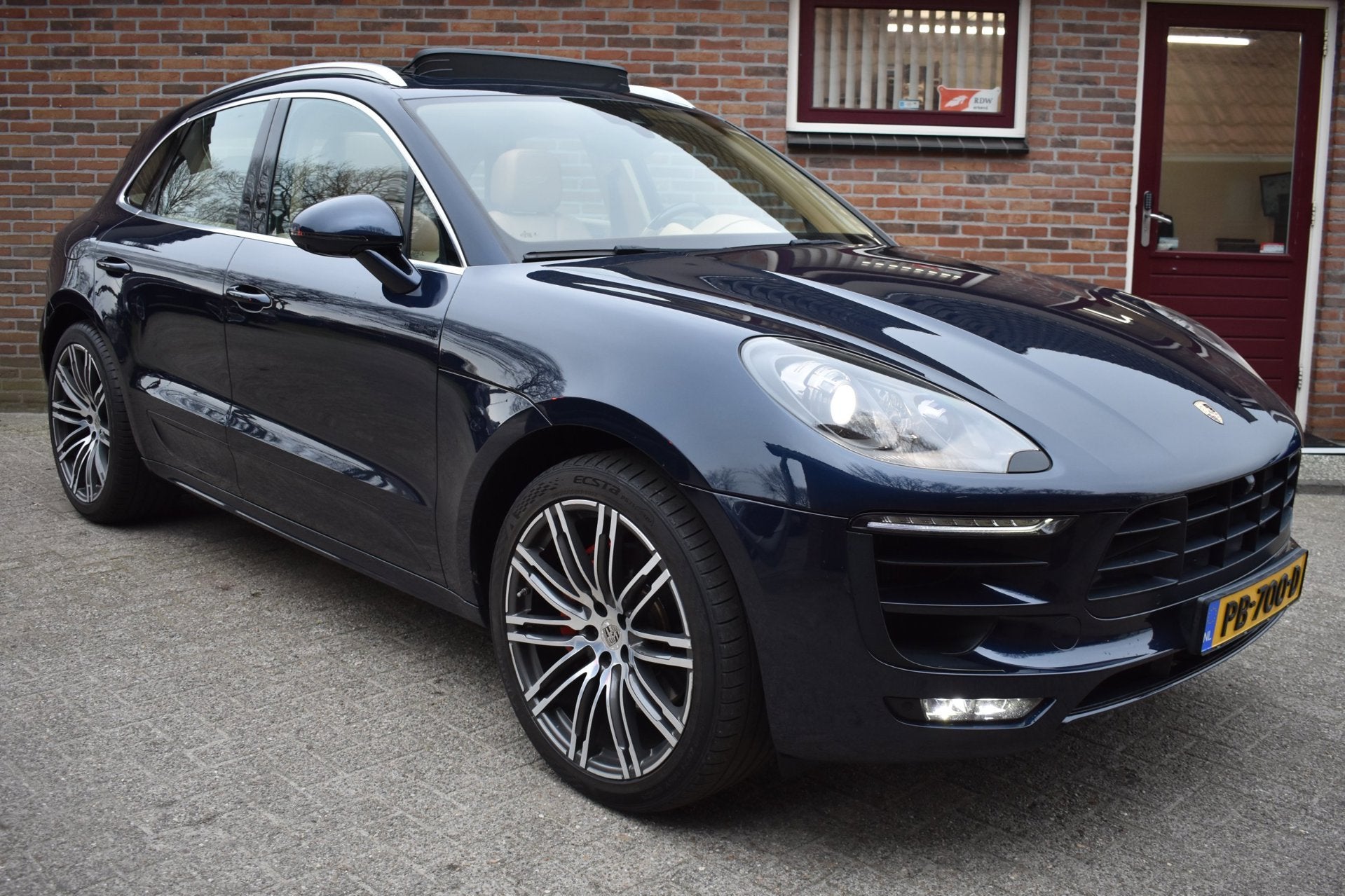 Foto 8 van Porsche Macan 3.0 GTS '17 Pano LED Leder Sport Chrono Navi C