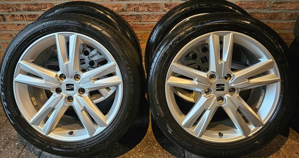 18 inch Seat Ateca FR Velgenset 5x112 Falken 215-50R18, Ophalen, 18 inch, 215 mm, Banden en Velgen