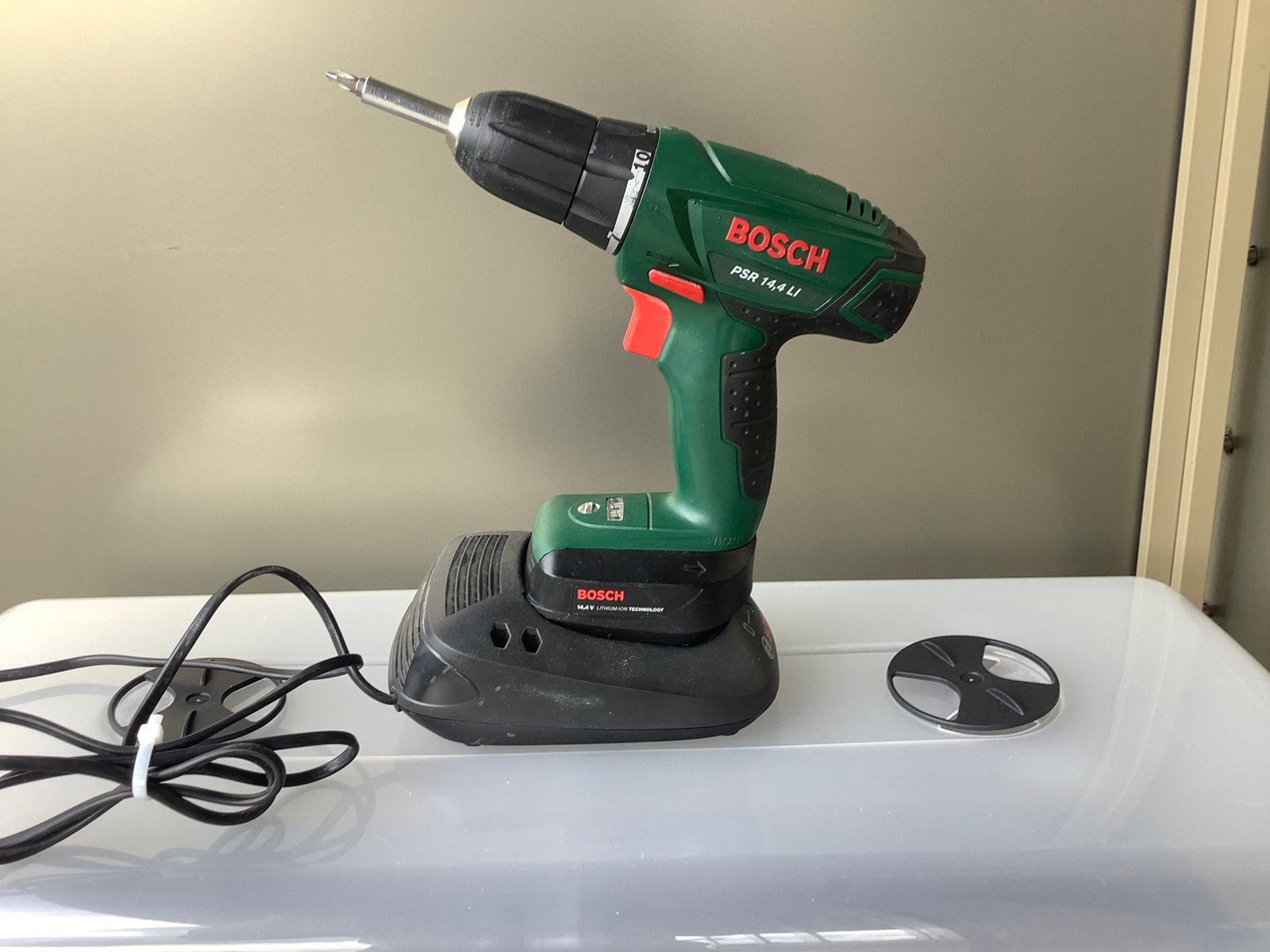 Bosch accuboormachine, Ophalen, Zo goed als nieuw, Minder dan 400 watt, Boor- en Schroefmachine