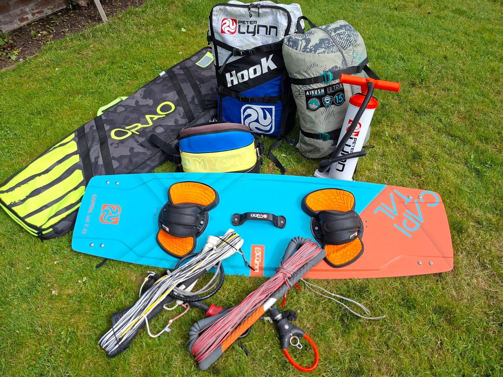 Complete Set: 12 en 15m, board, bars, pomp, bag, trapeze, Twintip, Ophalen